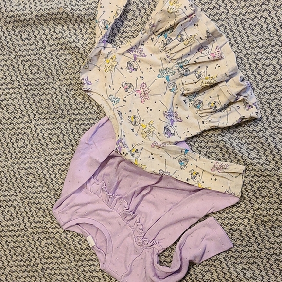 Pair of Gap Long Sleeve Tops Size 18-24M - Picture 1 of 3